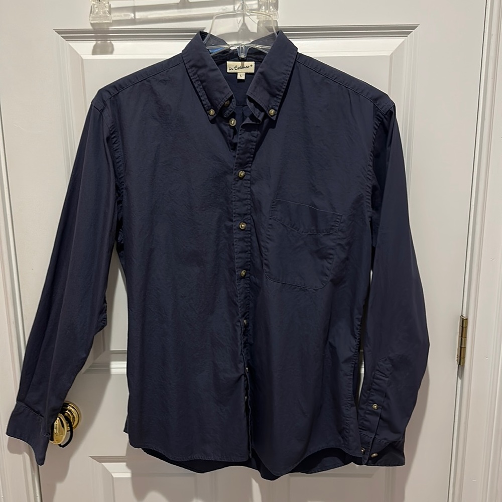 Extenso button down men’s shirt size large in navy blue